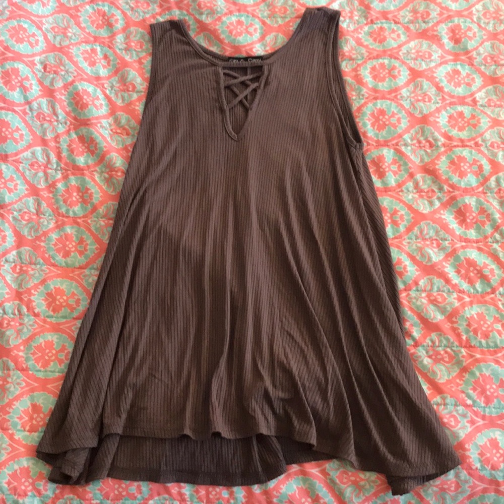 Criss cross tank